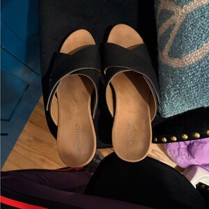 Vionic Women's Black and Tan Slide Sandals wedges